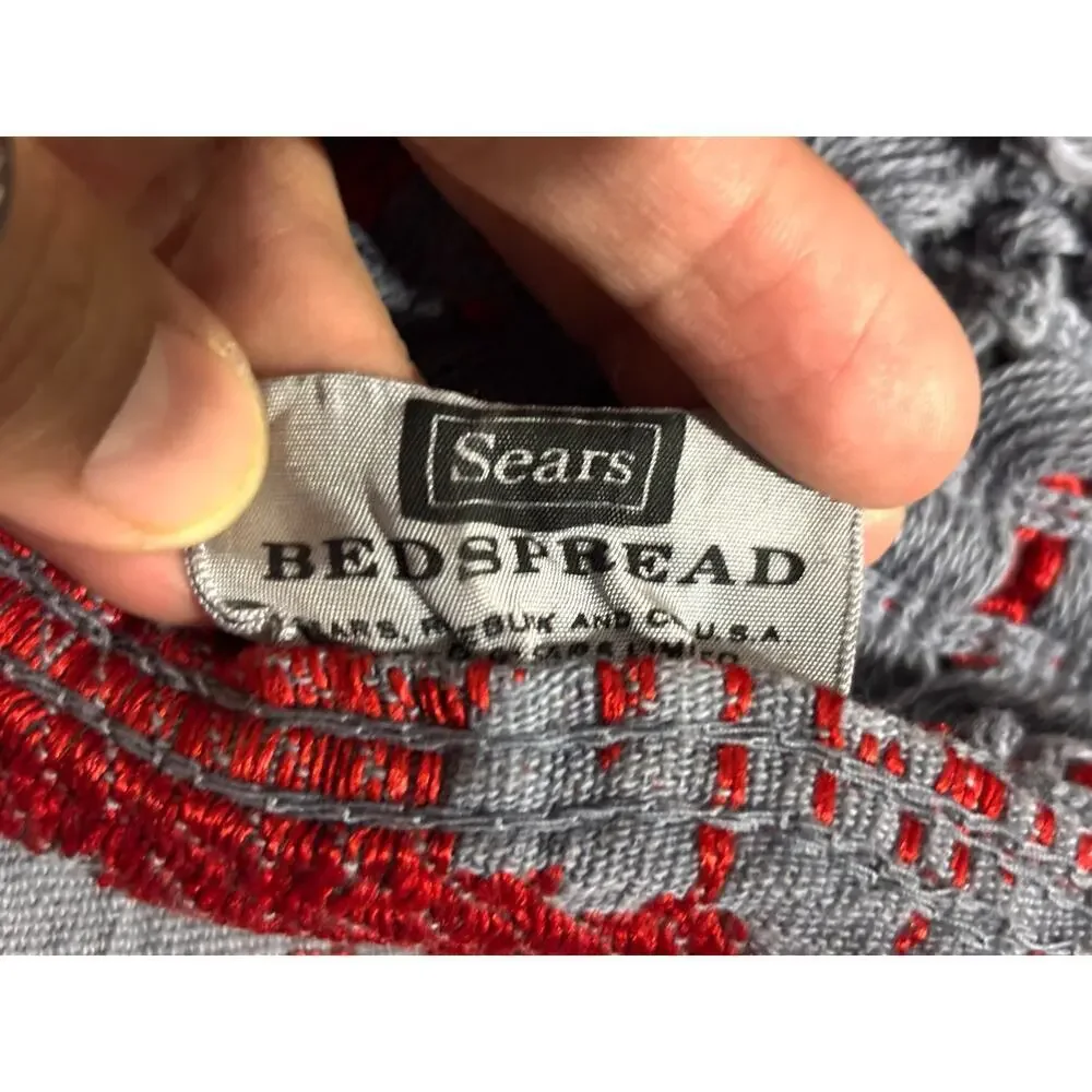VTG Sears Tapestry Fringe Heavyweight Bedspread USA Made Red‎ Gray 75